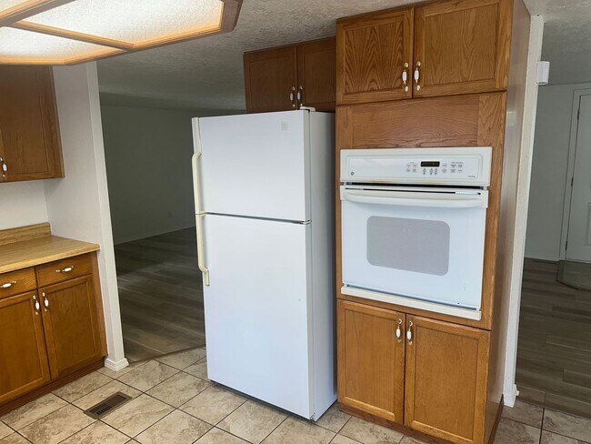 Building Photo - 3 bedroom 2 bathroom house in Dexter!
