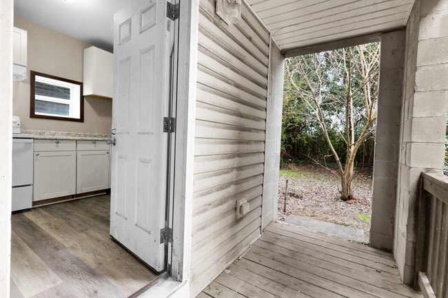 Building Photo - 708 2nd Ave