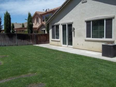 Building Photo - Single Story 3 Bedrooms Plus Den, Paseo De...