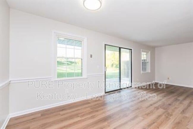 Building Photo - 459-120 Sycamore Ct