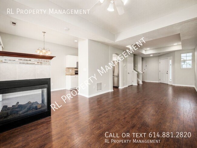 Building Photo - Spacious 3 bedroom 2.5 bathroom condo in W...