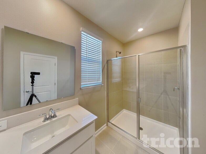 Building Photo - 722 Abita Aly