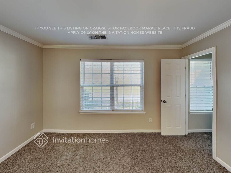 Building Photo - 920 Lakeside Ct