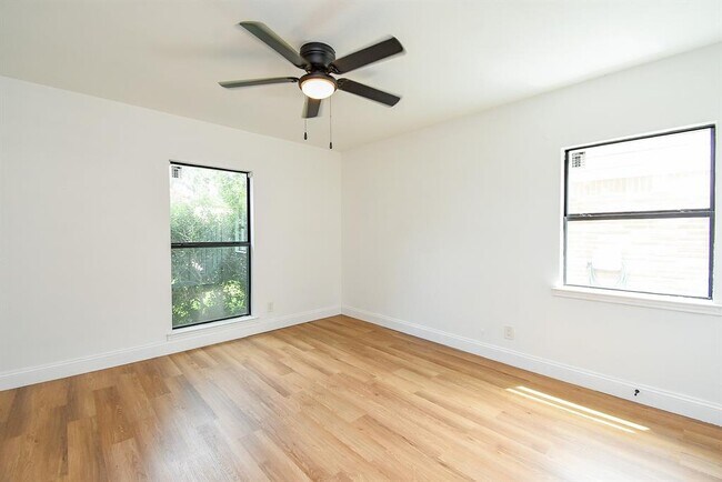 Building Photo - 5019 Stillbrooke Dr
