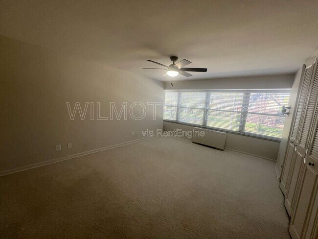 Building Photo - 3965 N Meridian St