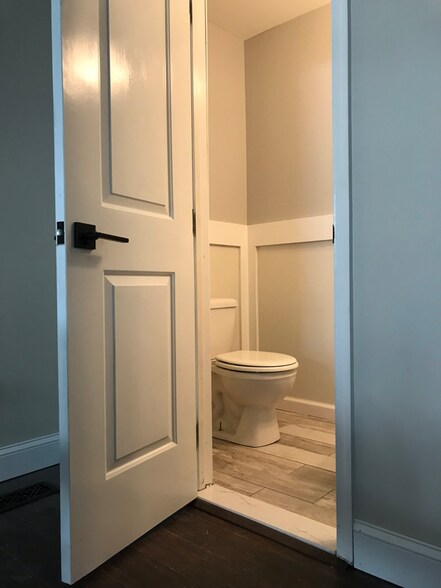 Building Photo - 175 Krams Ave