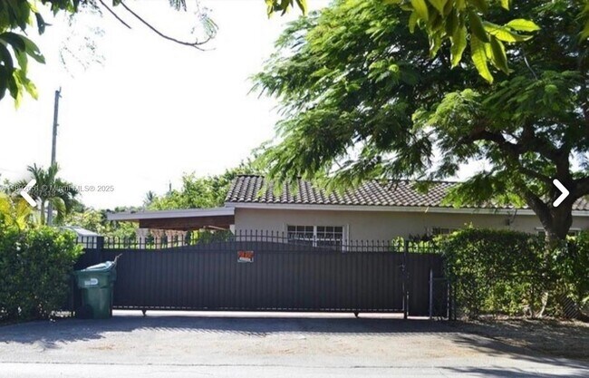 Building Photo - 2400 SW 62nd Ave