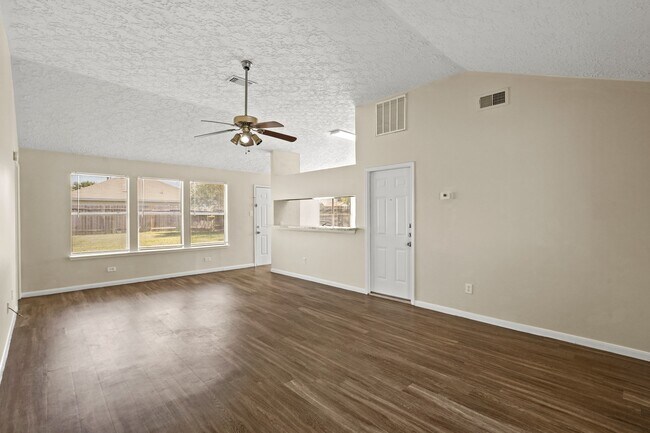 Building Photo - 16885 Blue Jay St