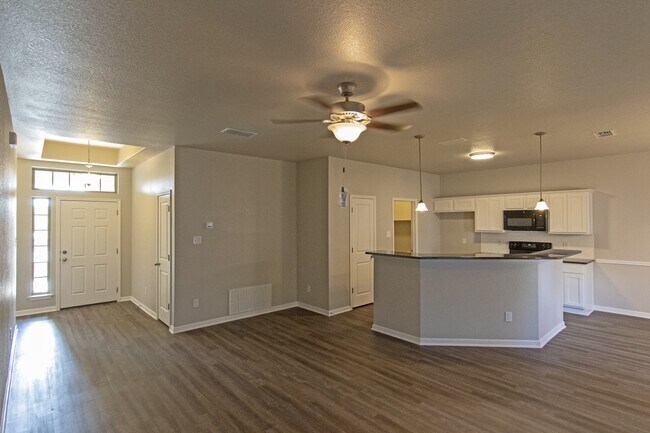 Building Photo - 7019 Tanglehead Dr