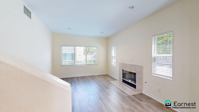Building Photo - Bright & Stylish 4BR Townhouse with Privat...