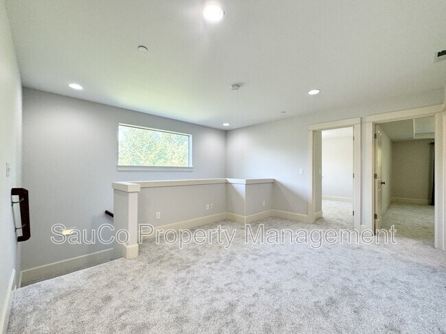 Building Photo - 11347 NW Kimble Ct