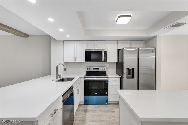 Building Photo - 15171 Cedarwood Ln