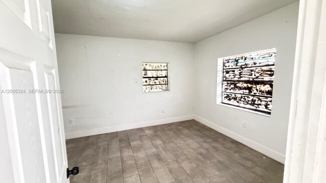 Building Photo - 301 NW 37th St