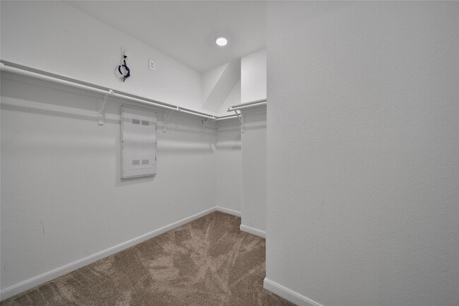 Building Photo - 3306 Forest Dr