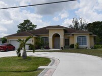 Building Photo - 368 NW Bayshore Blvd