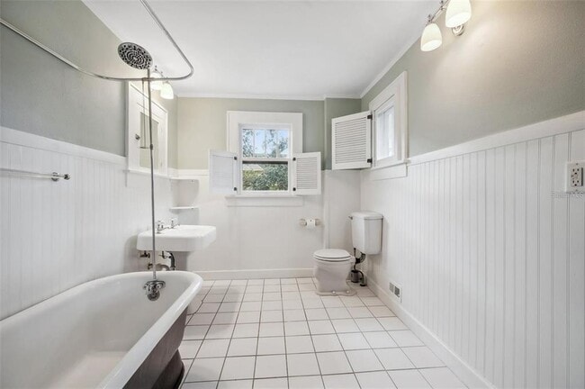 Building Photo - 455 13th Ave NE