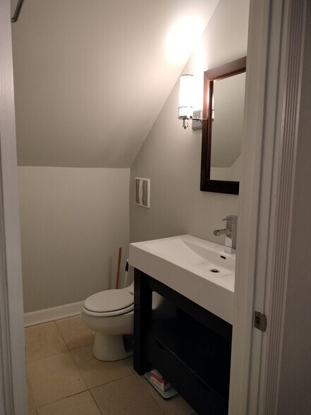 Bathroom 2 - 3046 N Leavitt St