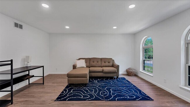 Building Photo - 7507 Stonecliff Dr