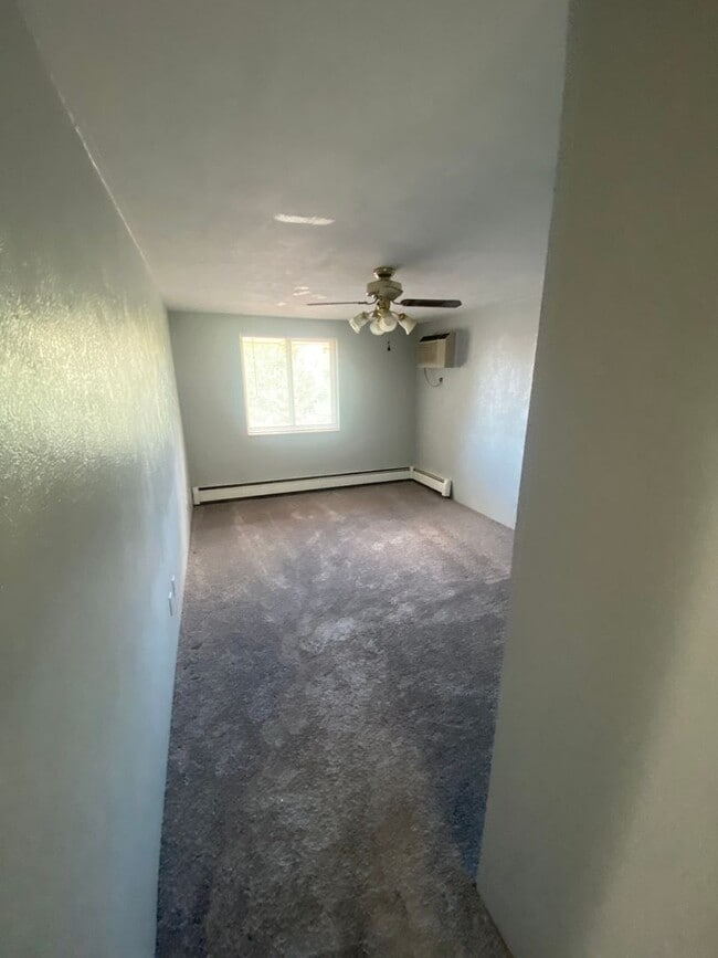 Building Photo - 2-Bedroom 2-Bathroom Condo in Country Club Villas!