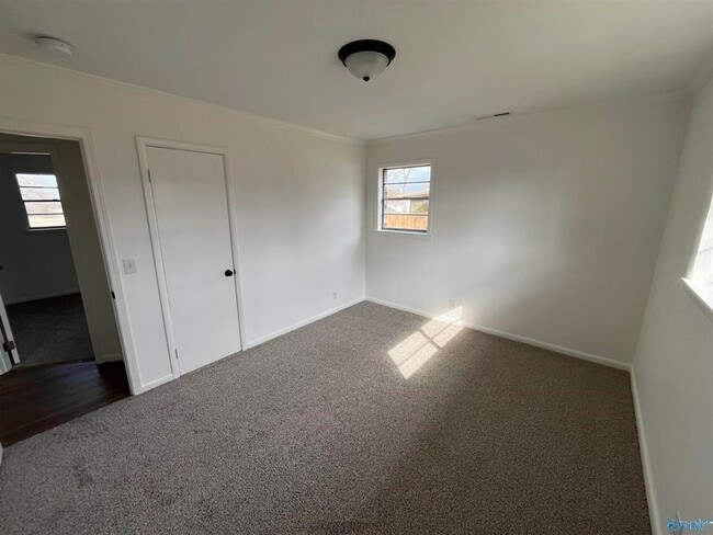 Building Photo - Rental Home In Albertville