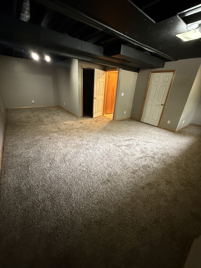 Building Photo - 822 SW Montana Ridge Dr