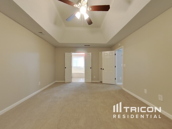Building Photo - 47 Oak Ln
