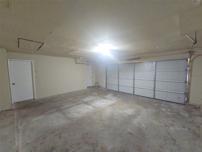 Building Photo - 3906 Postwood Dr