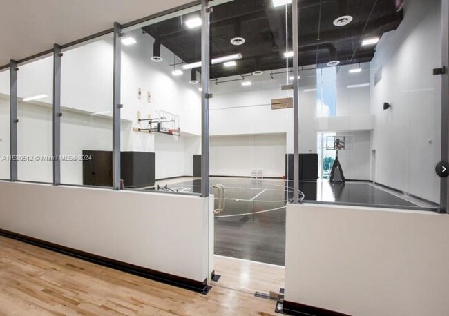 Amenities - 851 NE 1st Ave