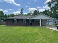 Building Photo - Great home in a Great Denham Springs Location