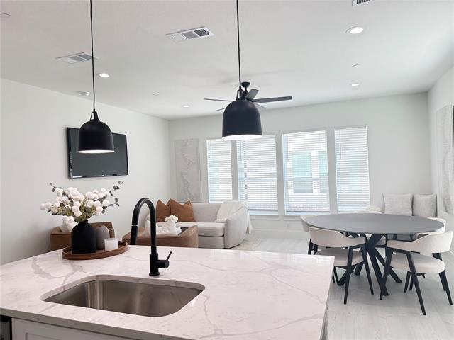 Building Photo - 7207 Mohawk Dr