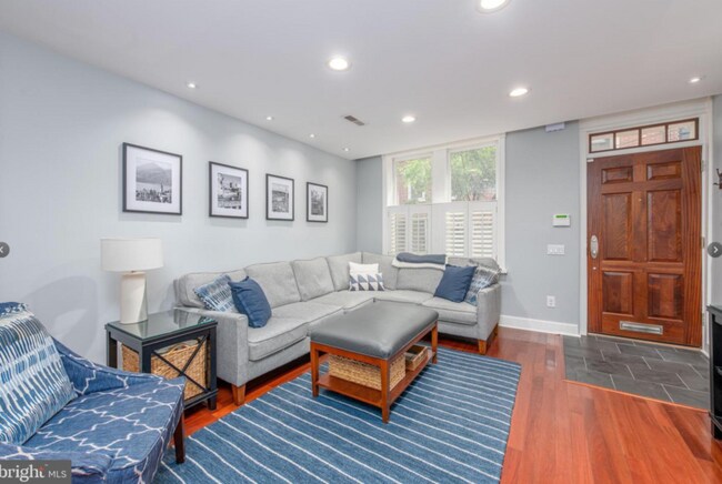 Building Photo - 307 Gaskill St