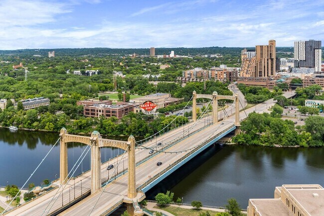 Building Photo - 19 S 1st St