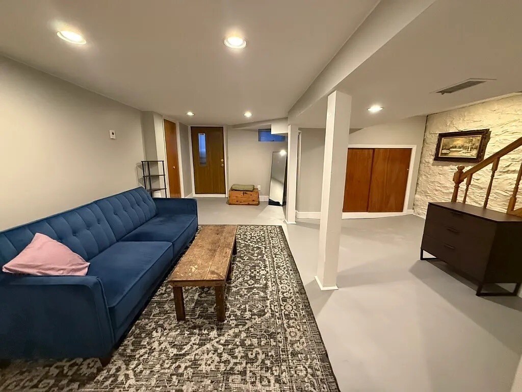 Building Photo - 6408 Palmetto St