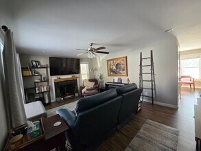 Building Photo - Newly remodeled 2BR/2BA Home in Farragut