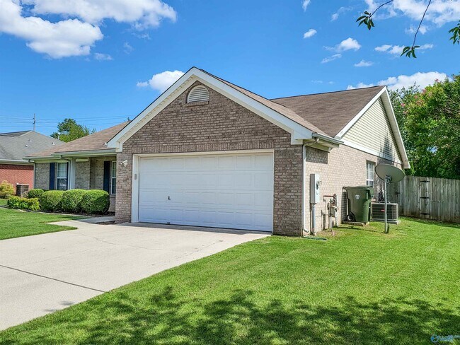 Building Photo - 157 Garden Brook Dr