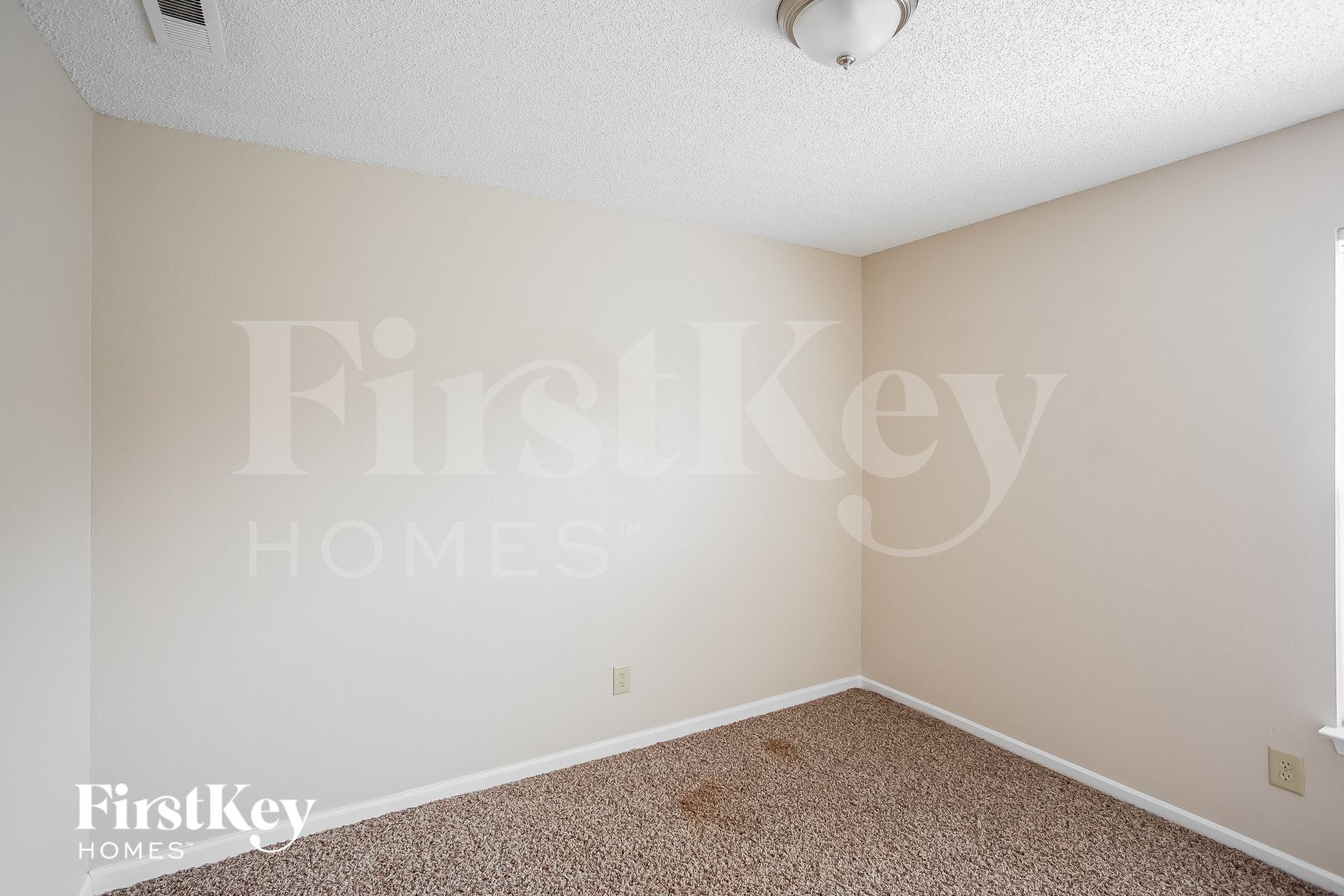 Building Photo - 744 Adagio Dr
