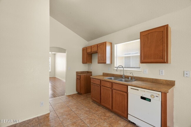 Building Photo - 4089 Tierra Bronce Dr