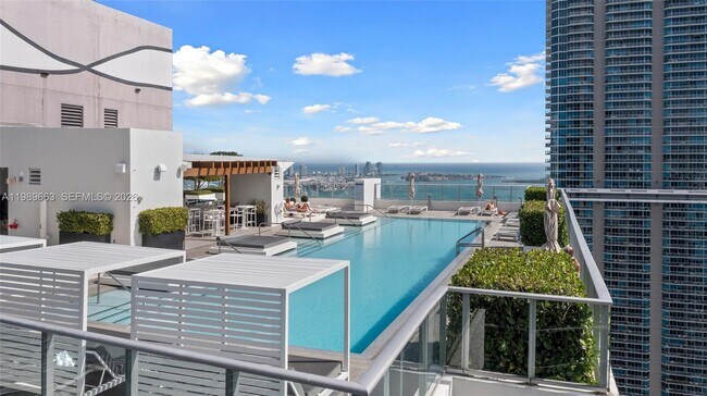 Building Photo - 1010 Brickell Ave