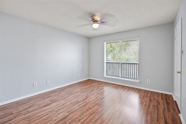Building Photo - 10211 Sugar Branch Dr