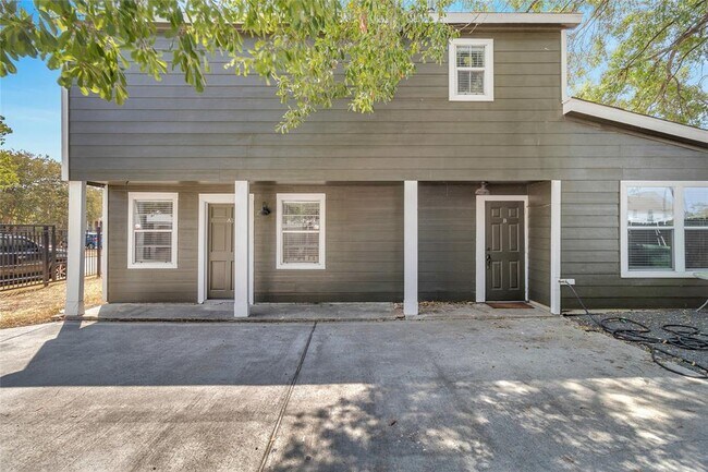 Primary Photo - 4809 McEwen St