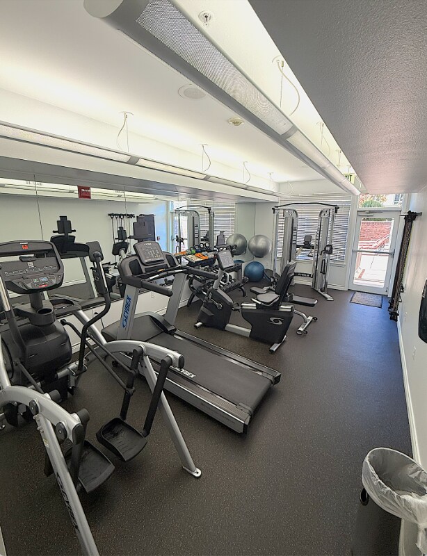 Building Photo - 2700 E Cherry Creek S Dr