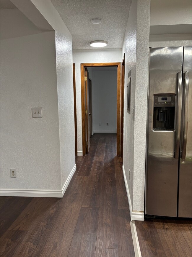 Building Photo - 1180 Golden Dawn Cir