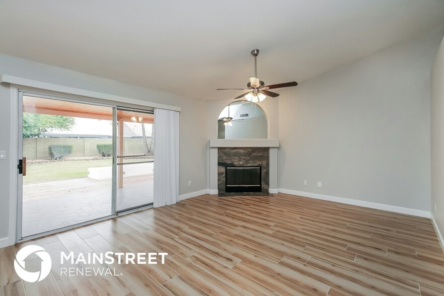 Building Photo - 1668 E Golden Ln