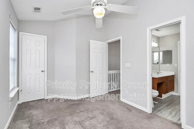 Building Photo - 9365 Glenwater Dr