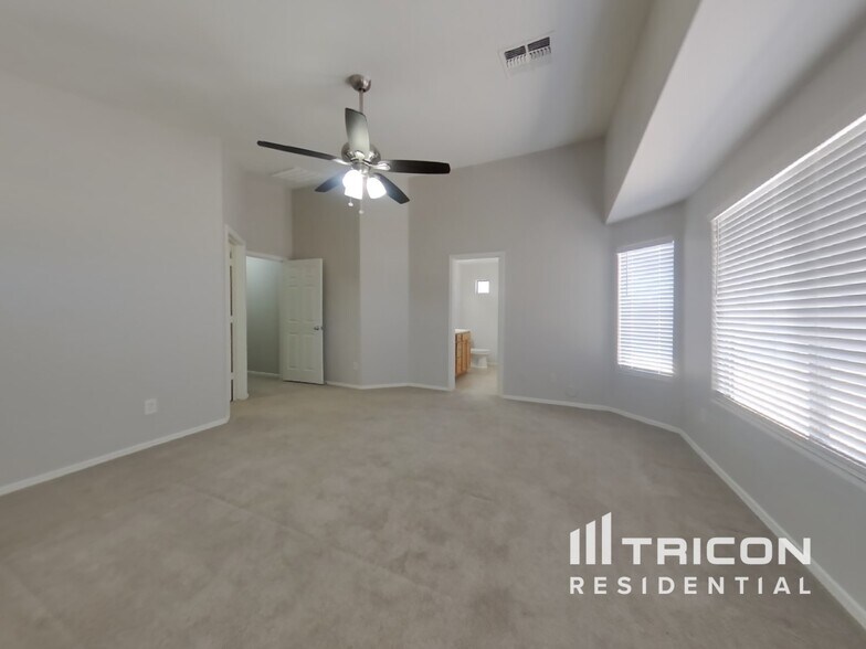 Building Photo - 15314 N 161st Dr