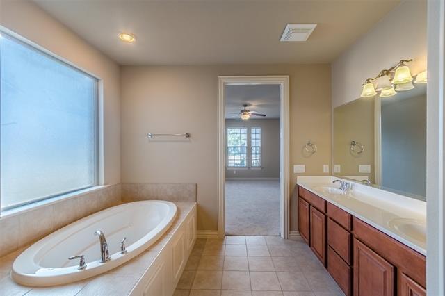 Building Photo - 12373 Payne St