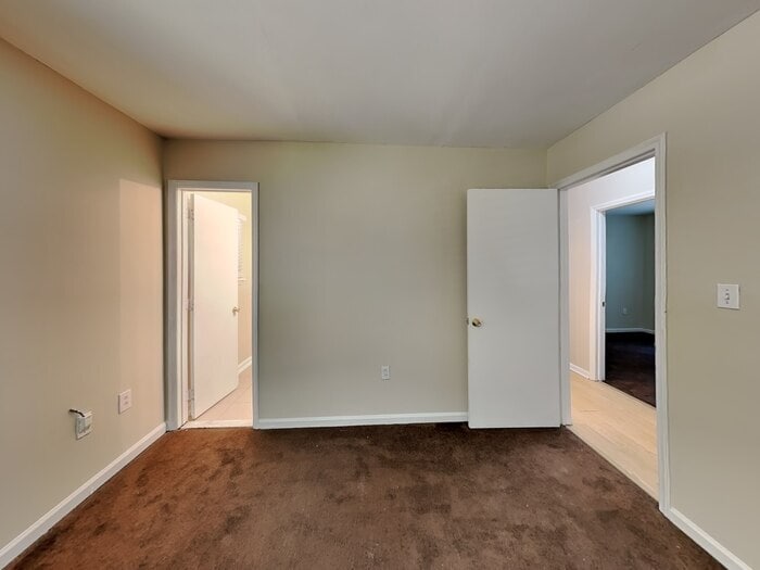 Building Photo - 6900 Duncroft Ln