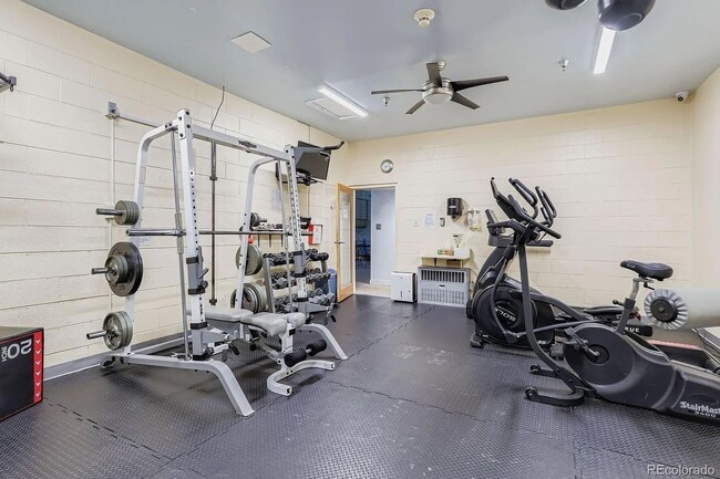 Building Photo - 555 E 10th Ave