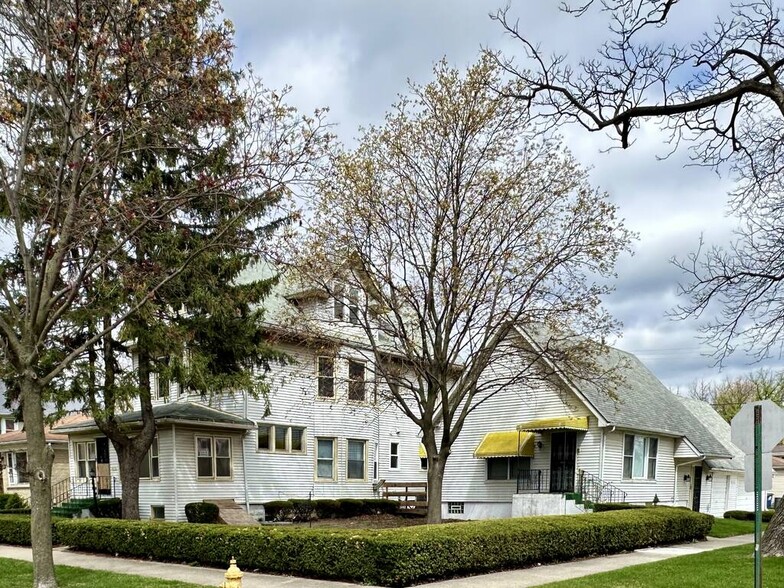 Primary Photo - 215 S 10th Ave