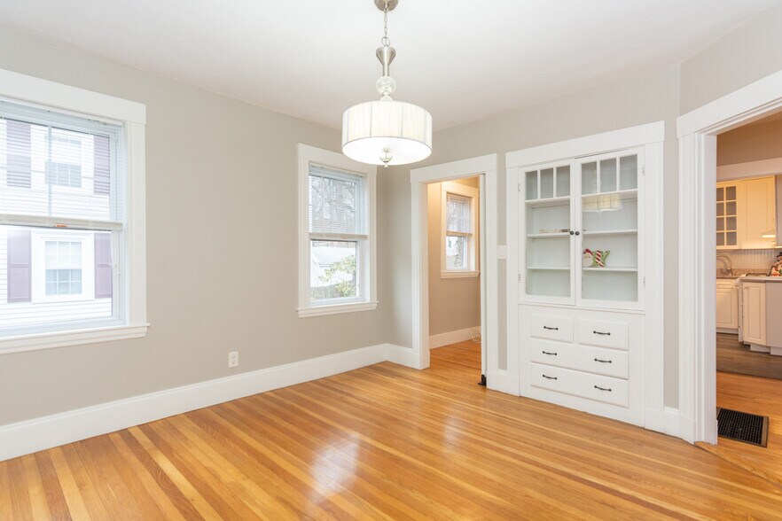 Building Photo - 39 Gould St